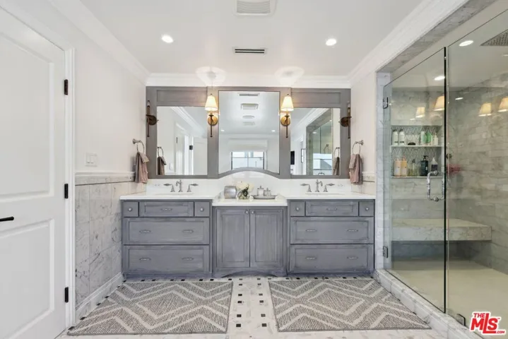 2676 Casiano Road, Los Angeles, California 90077