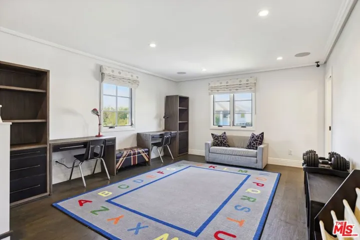 2676 Casiano Road, Los Angeles, California 90077