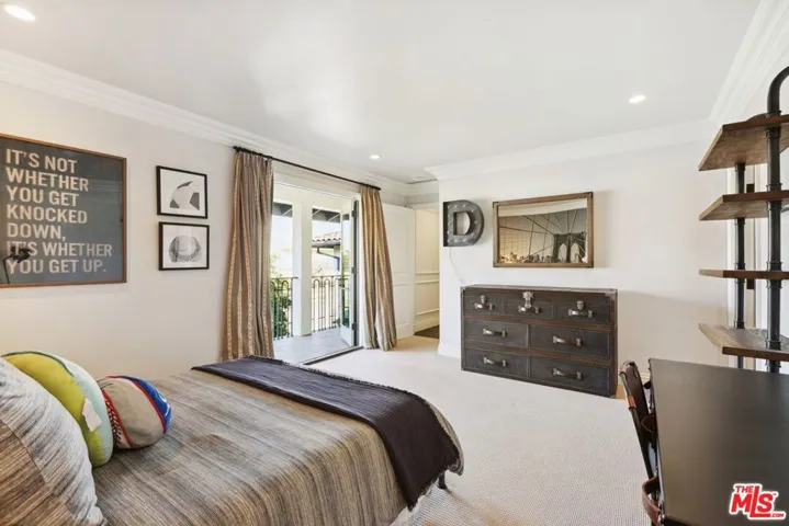 2676 Casiano Road, Los Angeles, California 90077