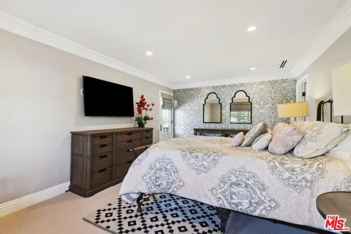 2676 Casiano Road, Los Angeles, California 90077