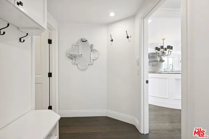 2676 Casiano Road, Los Angeles, California 90077