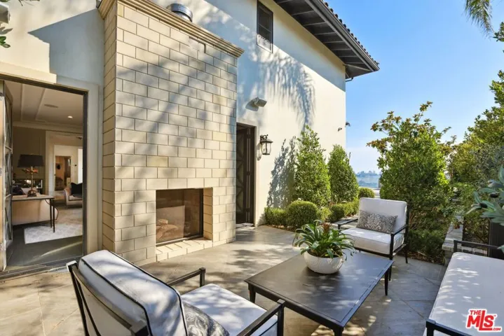 2676 Casiano Road, Los Angeles, California 90077