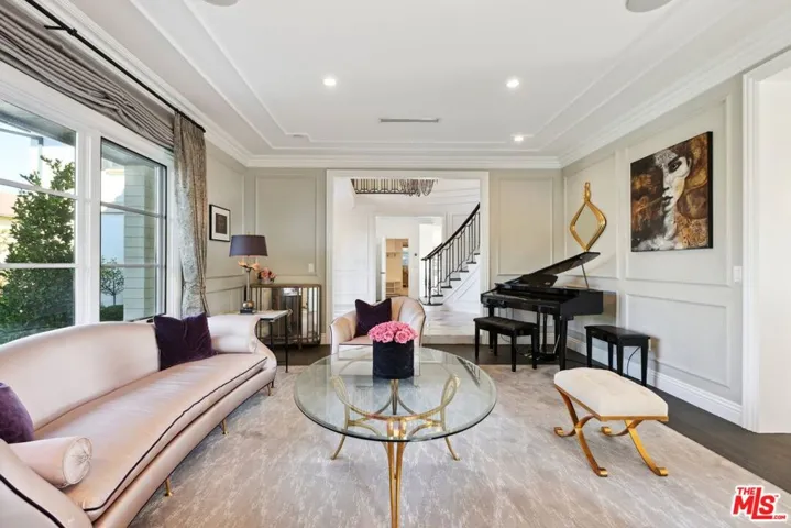 2676 Casiano Road, Los Angeles, California 90077