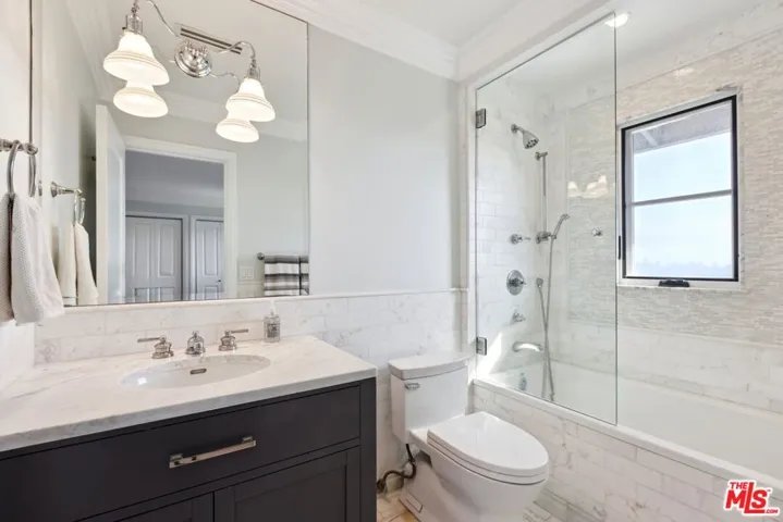 2676 Casiano Road, Los Angeles, California 90077