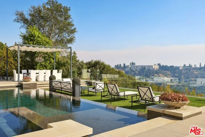 2676 Casiano Road, Los Angeles, California 90077