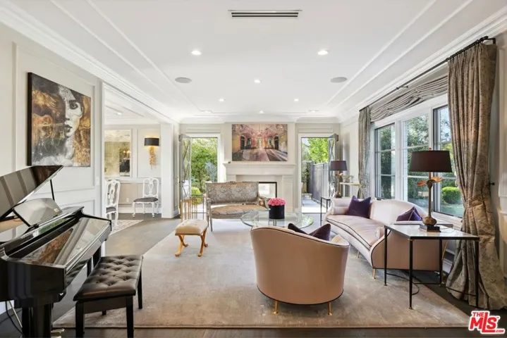 2676 Casiano Road, Los Angeles, California 90077