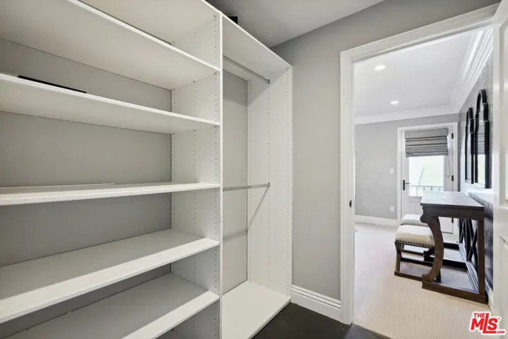 2676 Casiano Road, Los Angeles, California 90077