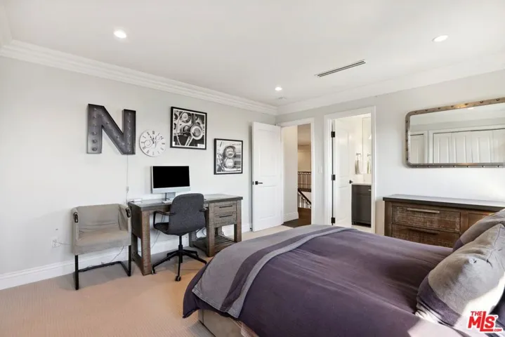 2676 Casiano Road, Los Angeles, California 90077