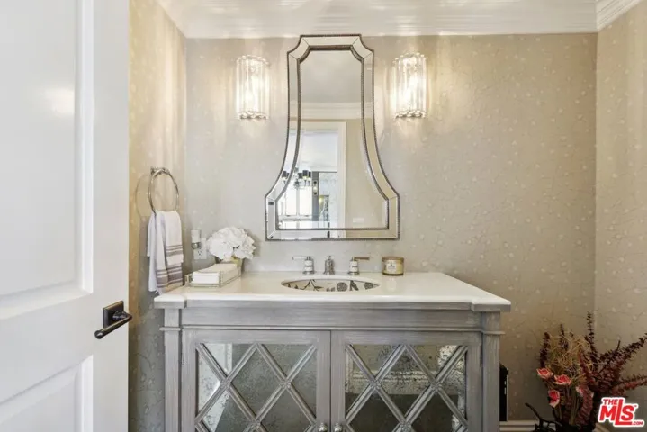 2676 Casiano Road, Los Angeles, California 90077