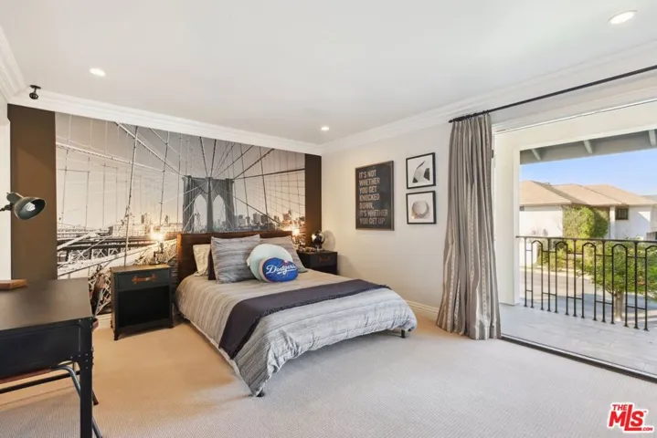 2676 Casiano Road, Los Angeles, California 90077