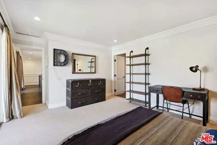 2676 Casiano Road, Los Angeles, California 90077