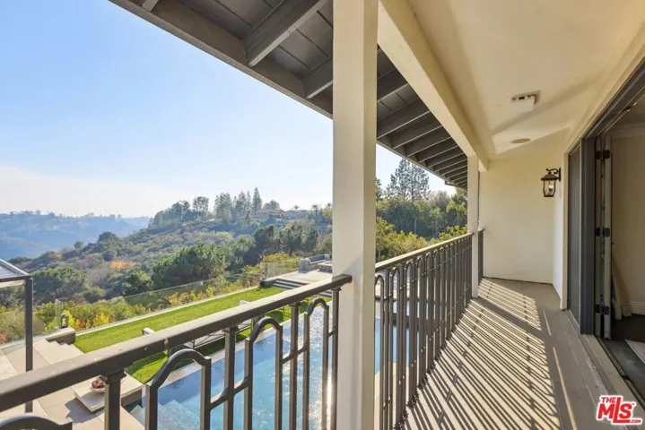 2676 Casiano Road, Los Angeles, California 90077