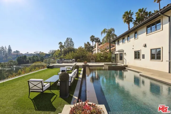2676 Casiano Road, Los Angeles, California 90077
