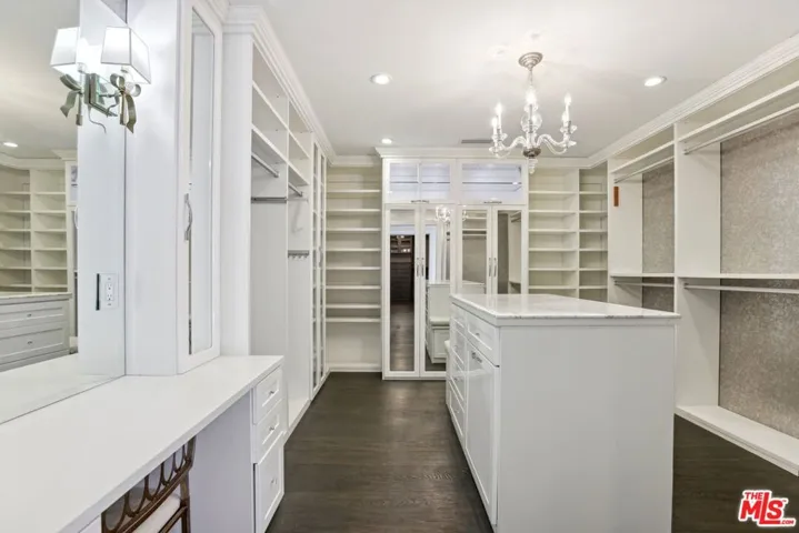 2676 Casiano Road, Los Angeles, California 90077
