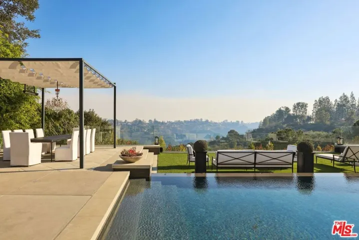 2676 Casiano Road, Los Angeles, California 90077