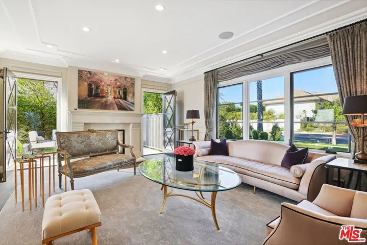 2676 Casiano Road, Los Angeles, California 90077
