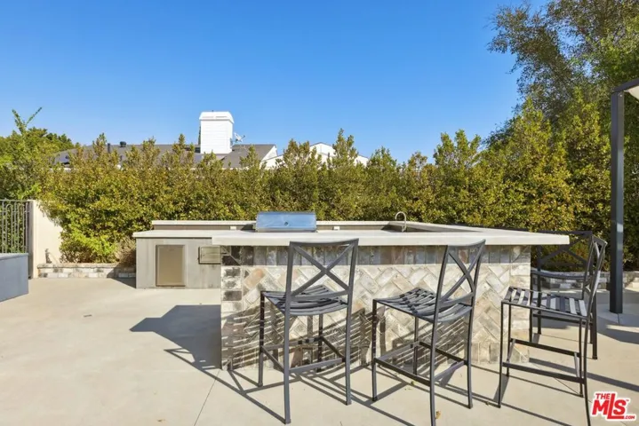 2676 Casiano Road, Los Angeles, California 90077