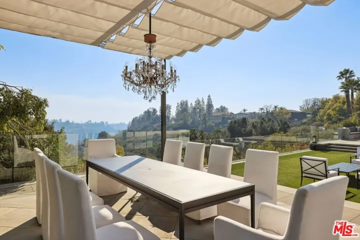 2676 Casiano Road, Los Angeles, California 90077