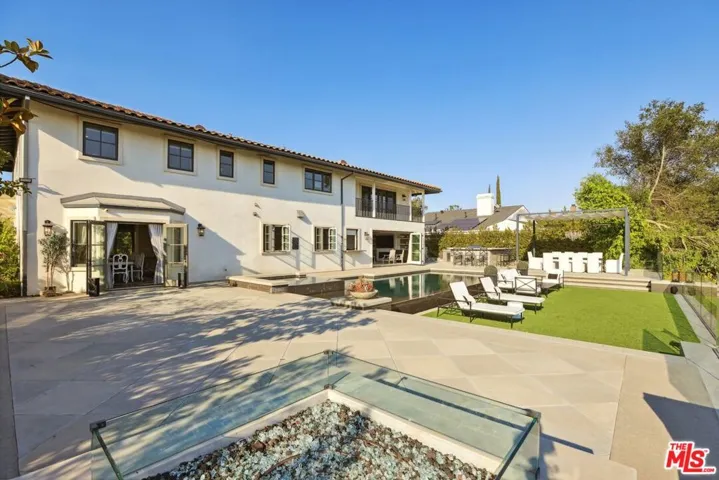2676 Casiano Road, Los Angeles, California 90077