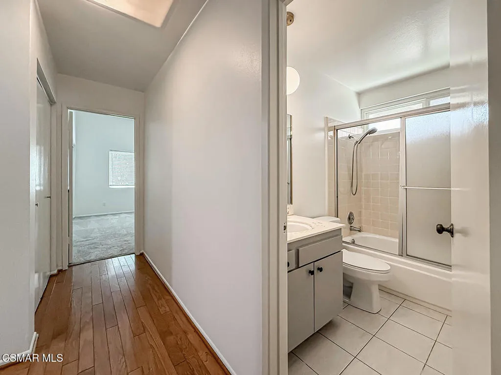 hHall Bath1