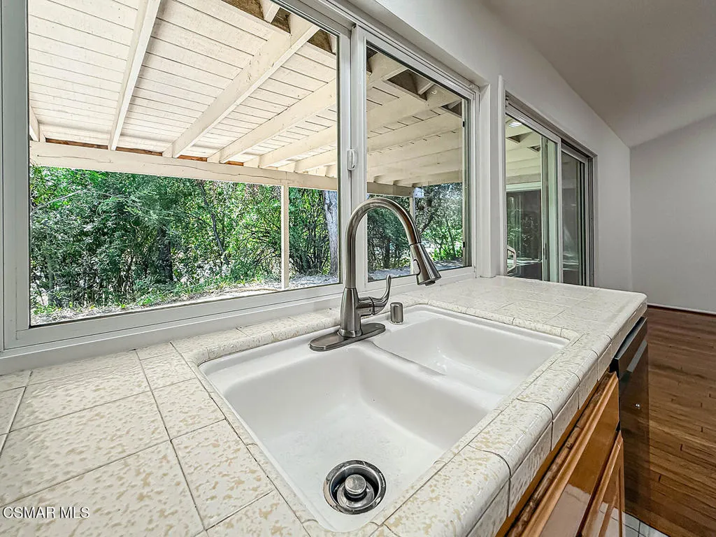 cFamily and Kitchen6