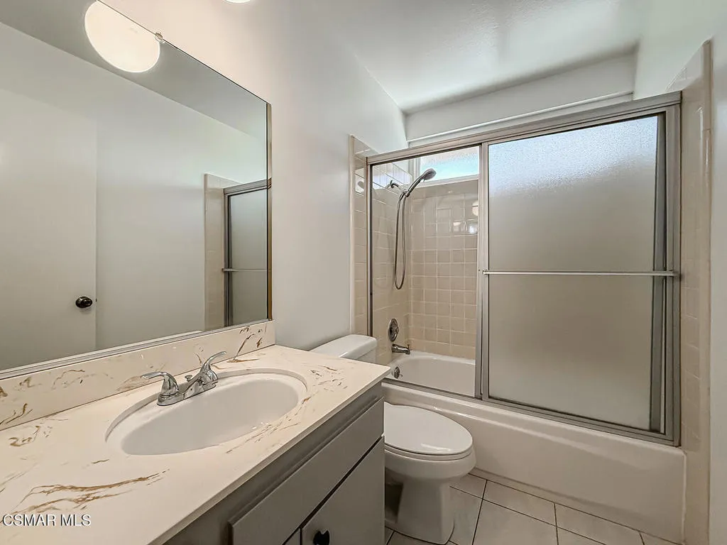 hHall Bath2