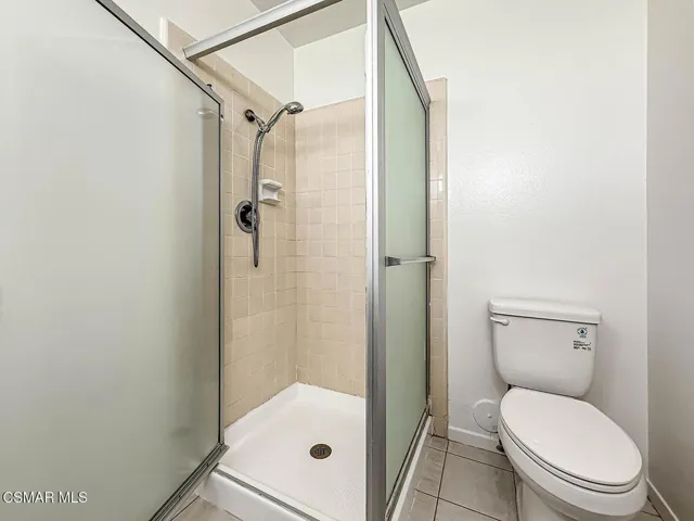 iPrimary Bedroom Suite6