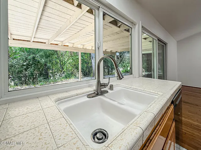 cFamily and Kitchen6
