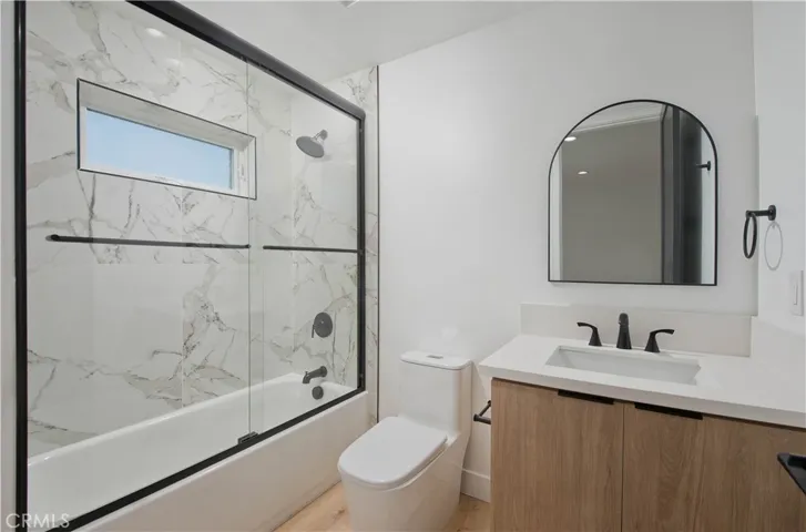 542 N Serrano Avenue, Los Angeles, California 90004