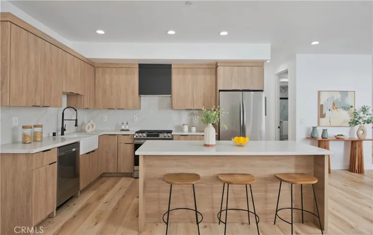 542 N Serrano Avenue, Los Angeles, California 90004