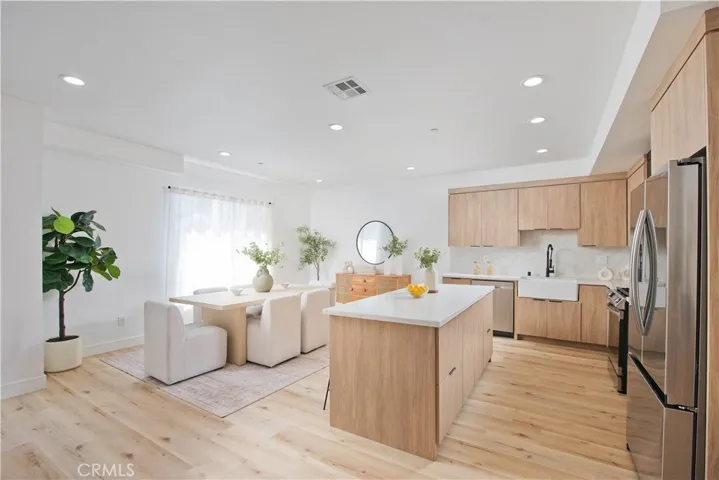 542 N Serrano Avenue, Los Angeles, California 90004
