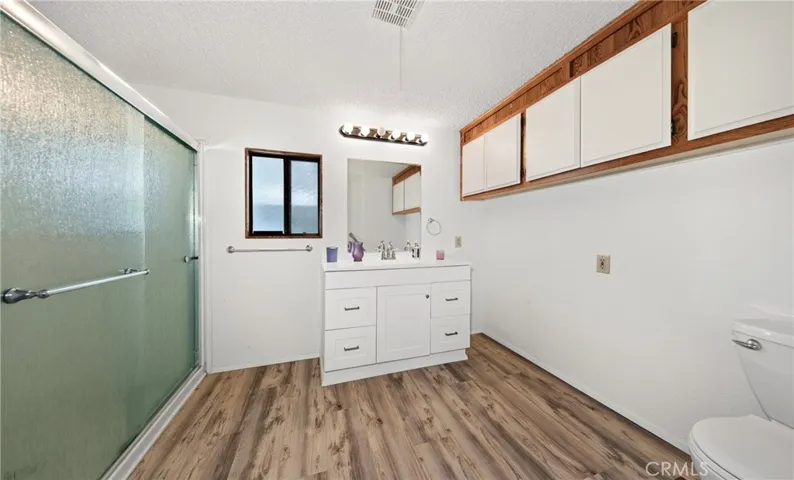 1300 W Menlo Avenue 188, Hemet, California 92543