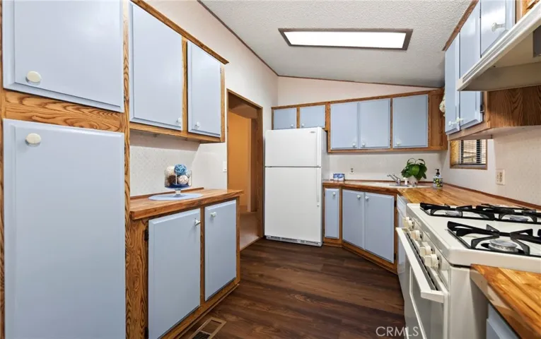 1300 W Menlo Avenue 188, Hemet, California 92543