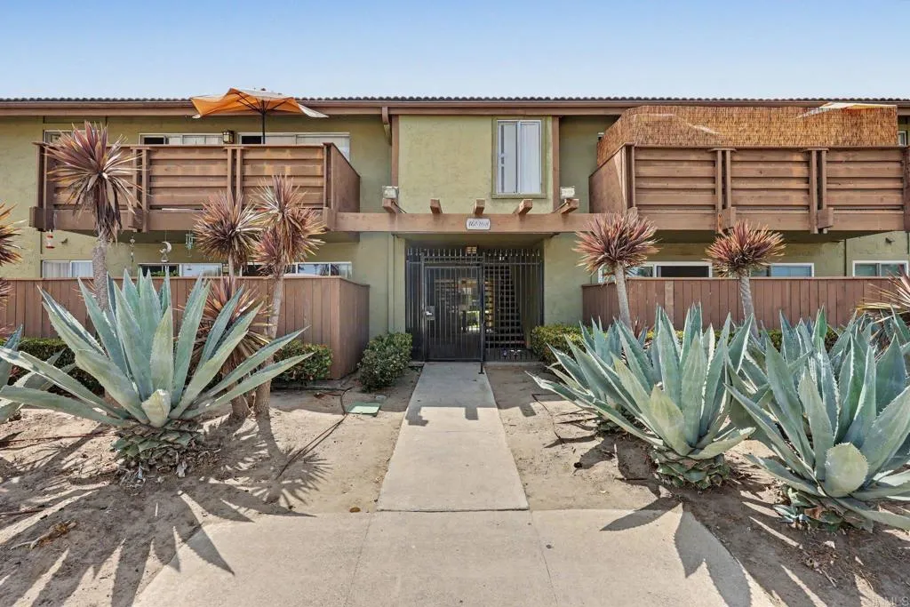 615 Fredricks Ave