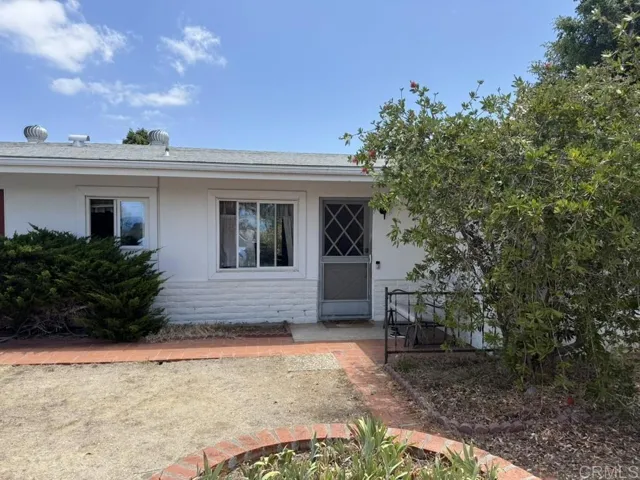 604 Rudd Road, Vista, California 92084