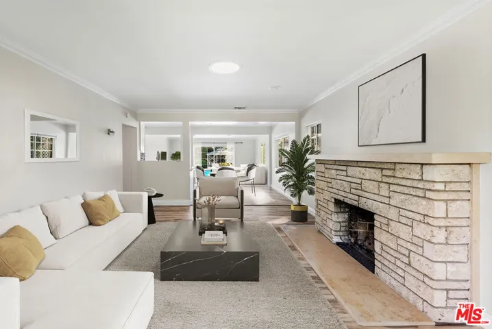 4747 Cartwright Avenue, Toluca Lake, California 91602