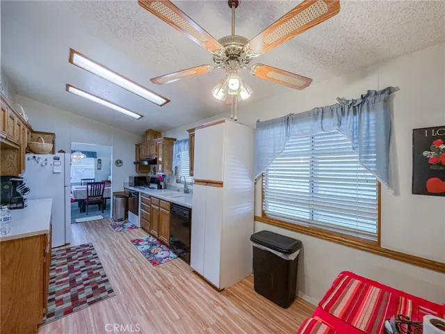45465 E 25th Street 26, Lancaster, California 93535