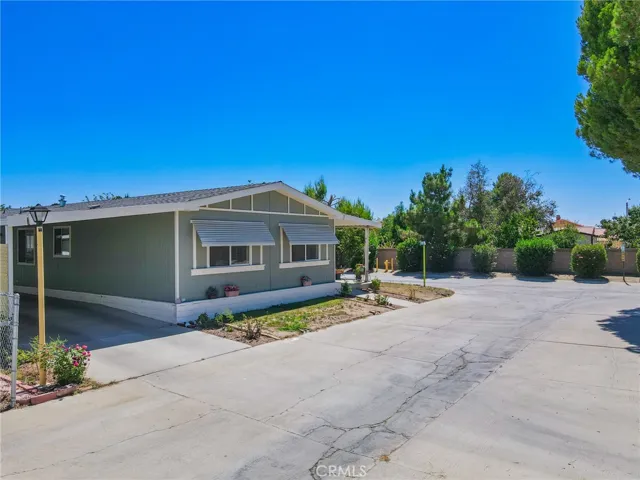 45465 E 25th Street 26, Lancaster, California 93535