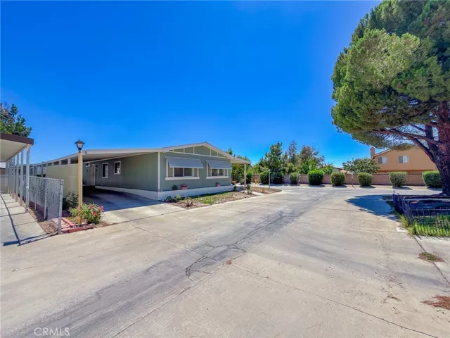 45465 E 25th Street 26, Lancaster, California 93535