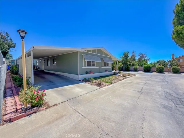 45465 E 25th Street 26, Lancaster, California 93535