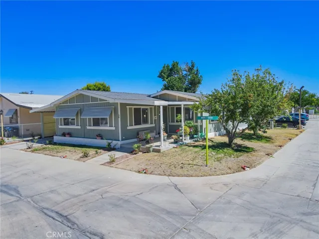 45465 E 25th Street 26, Lancaster, California 93535
