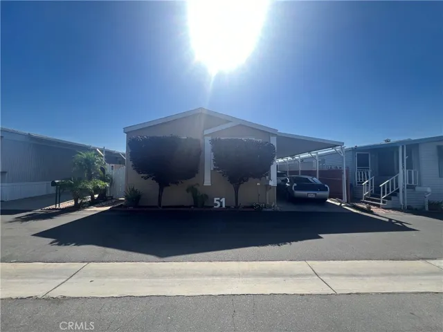 20652 Lassen 51, Chatsworth, California 91311