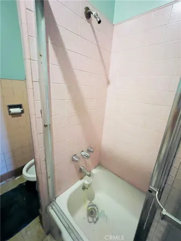 2808 Guirado, Los Angeles, California 90023