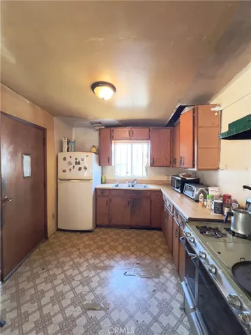 2808 Guirado, Los Angeles, California 90023