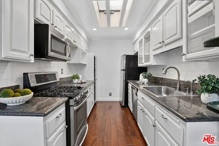 944 11th Street 9, Santa Monica, California 90403