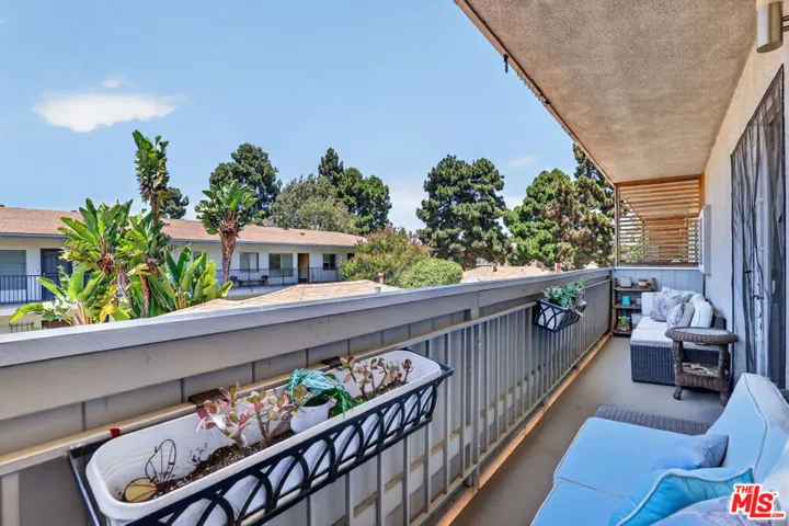 944 11th Street 9, Santa Monica, California 90403