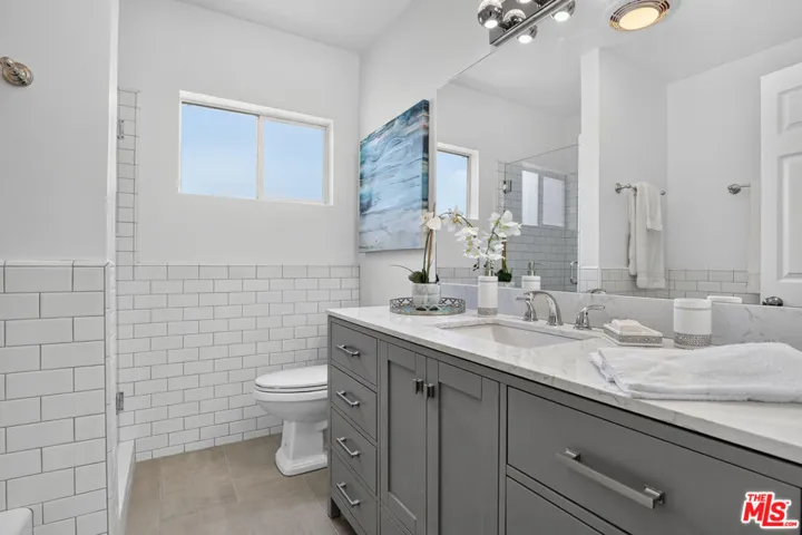 944 11th Street 9, Santa Monica, California 90403