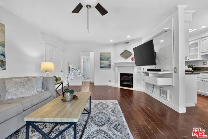944 11th Street 9, Santa Monica, California 90403