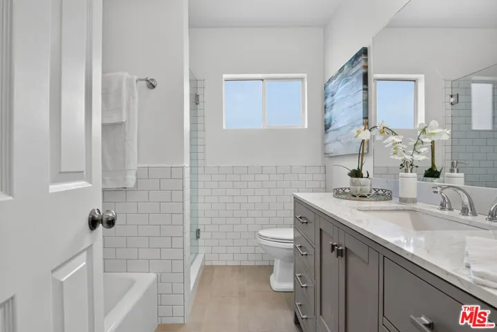 944 11th Street 9, Santa Monica, California 90403