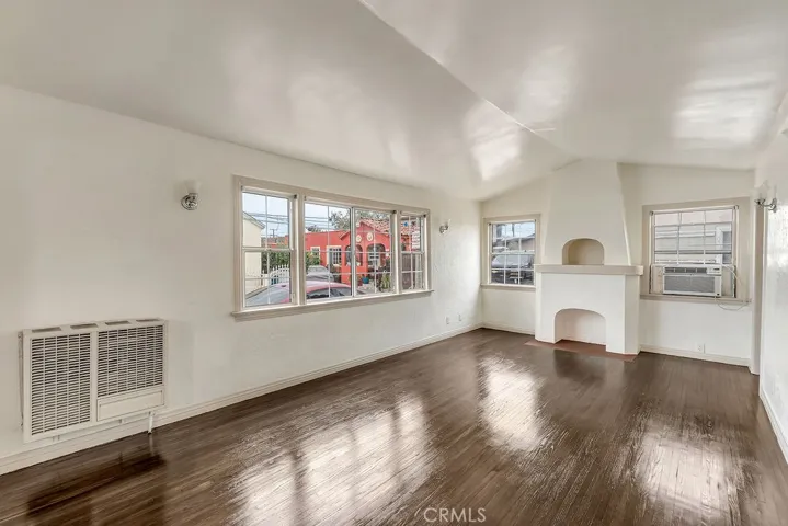 1515 E Walnut Way, Long Beach, California 90813